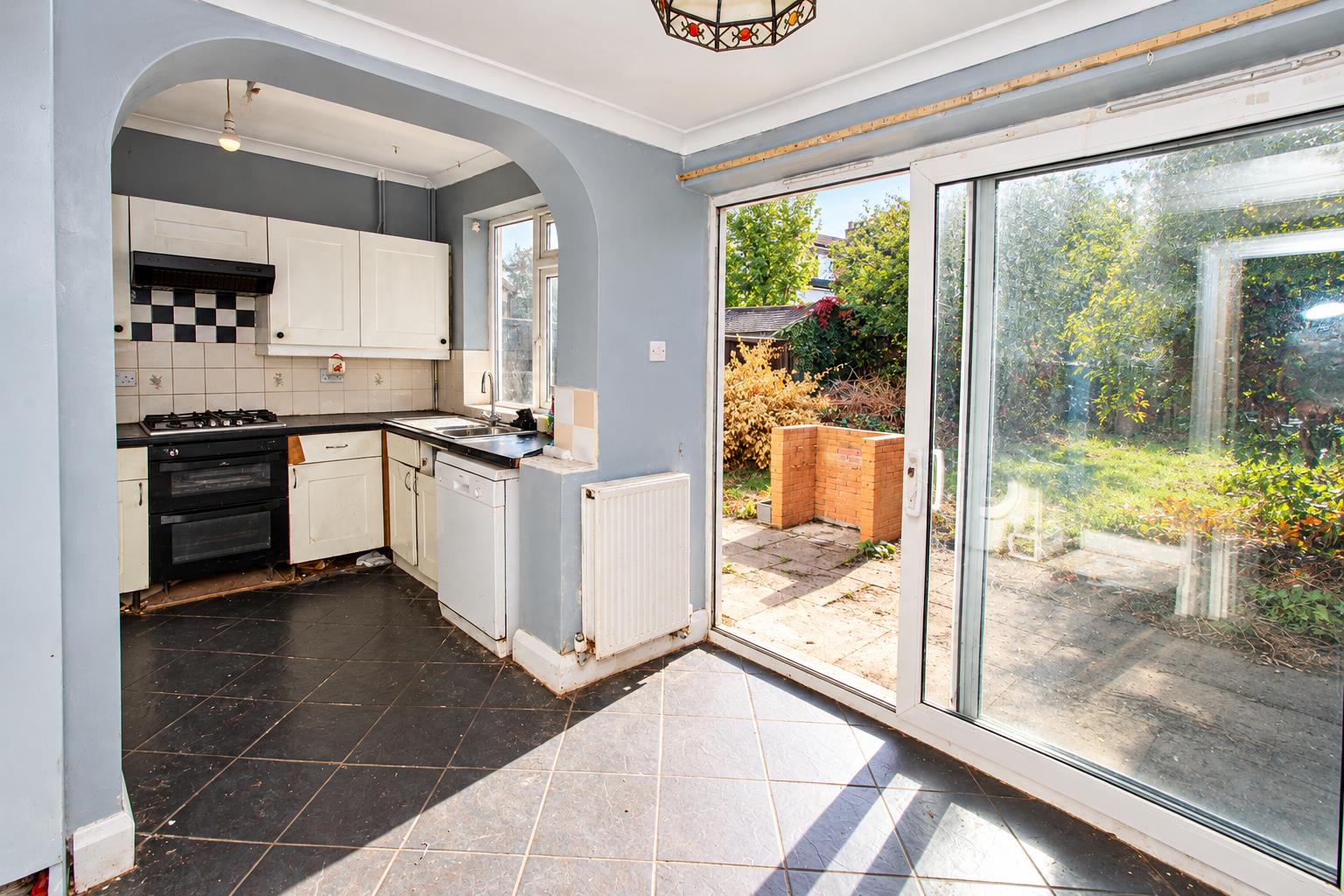 Westmead Road, Sutton